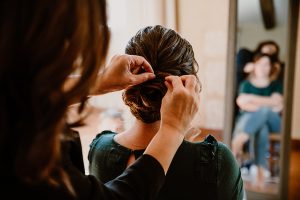 6 photographe mariage préparatifs mariée au domaine de la Léotardie (1)