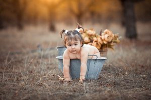 5 photographe pour bebe qui ecrase un gateau anniversaire 3