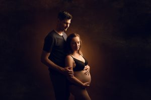 photographe pour future maman, shooting en studio (5)