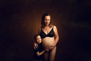 photographe pour future maman, shooting en studio (8)