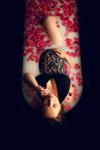 photographe pour shooting femme enceinte bain de lait (7)