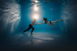 photographe pour femme enceinte dans piscine (2)