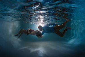 photographe grossesse aquatique piscine underwater en Hiver (11)