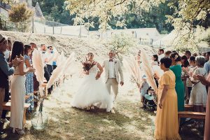 4 photographe de mariage au domaine de la Vallade en dordogne (11)