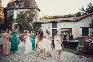 4 photographe de mariage au domaine de la Vallade en dordogne (89)