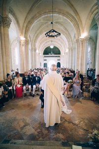 3 photographe mariage au domaine de mahourat cérémonie religieuse (13)
