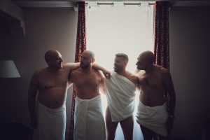 2 préparation du marié au domaine de Valmont mariage (1)