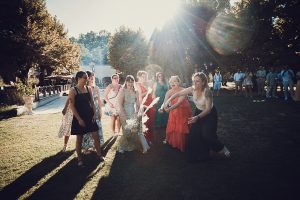 8 lancé du bouquet mariage domaine de Valmont (6)